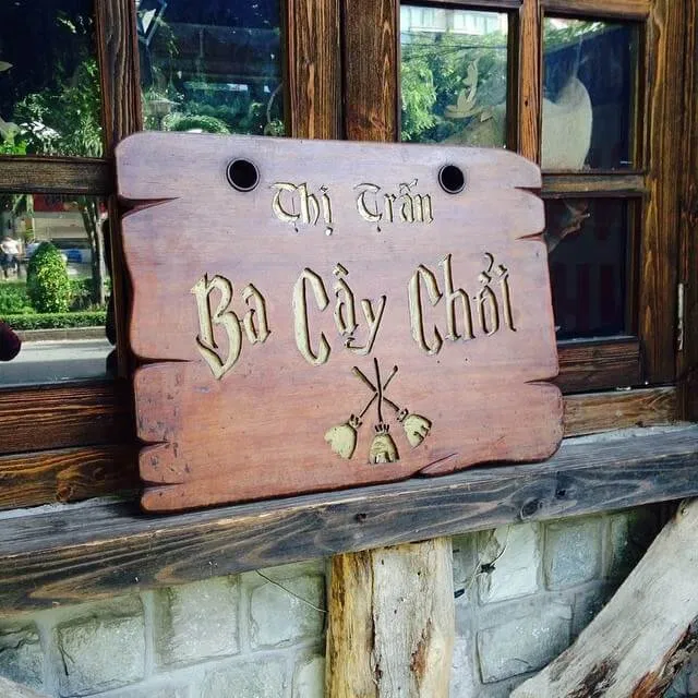 Thị trấn Ba Cây Chổi