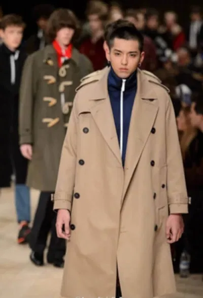 Ngô Diệc Phàm là người Châu Á đầu tiên trong lịch sử Burberry trở thành đại diện toàn cầu cho thương hiệu này (Ảnh: internet)