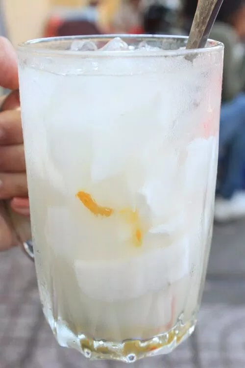 Một ly nước dừa