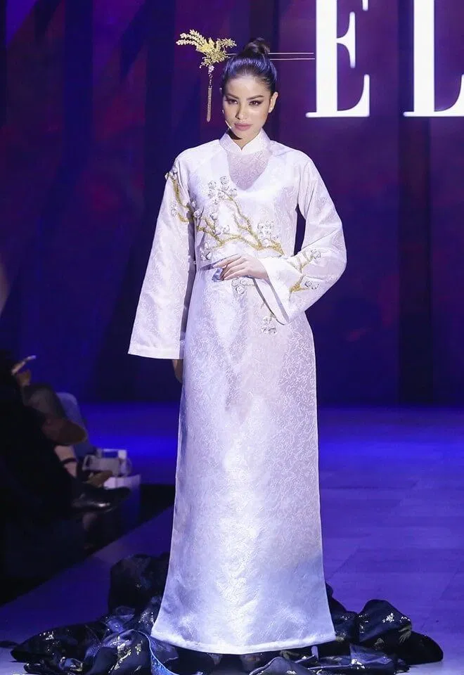 Phạm Hương
