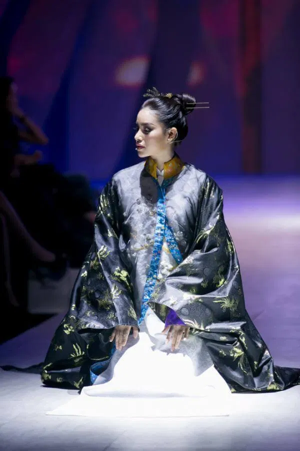 Phạm Hương