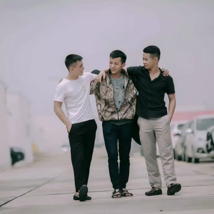Tuấn, Nguyên, Mạnh ( từ trái qua phải)