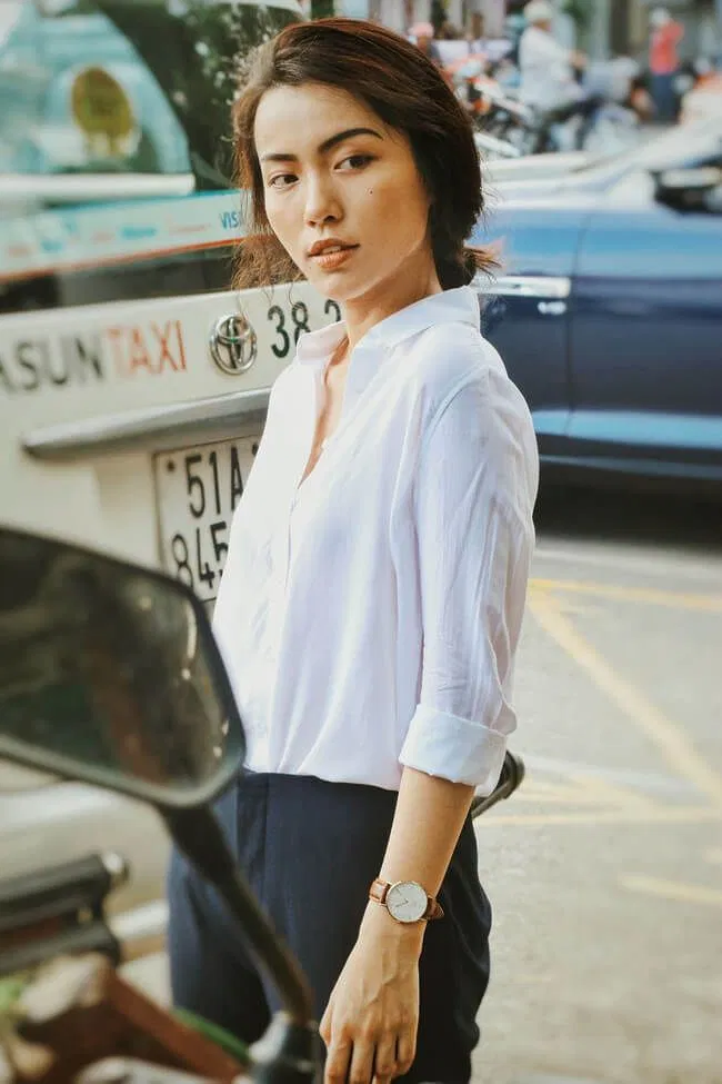 cô nàng ngực "lép"