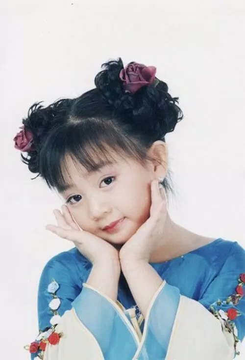 Xuân Mai lúc nhỏ