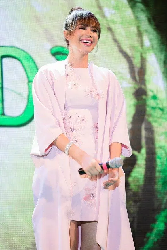 Phạm Hương