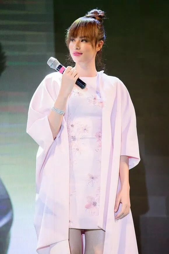 Phạm Hương