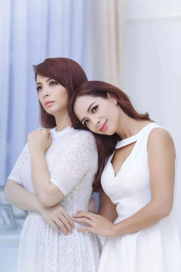 cặp chị em nổi tiếng