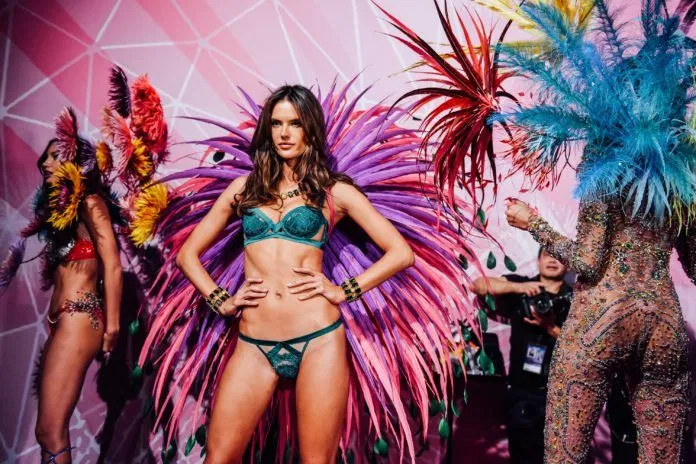 tommy-ton-victoria-secret-fashion-show-2015-14