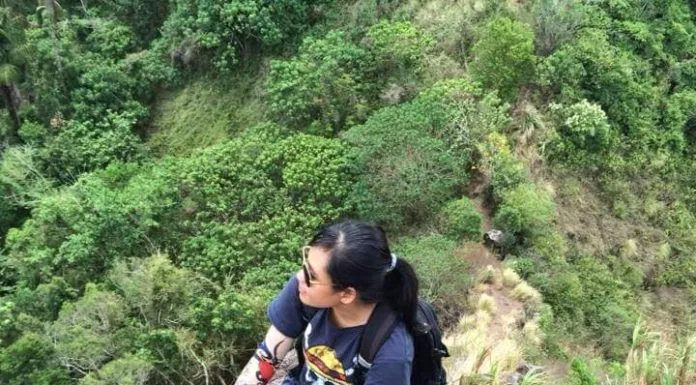 Găng tay xăm