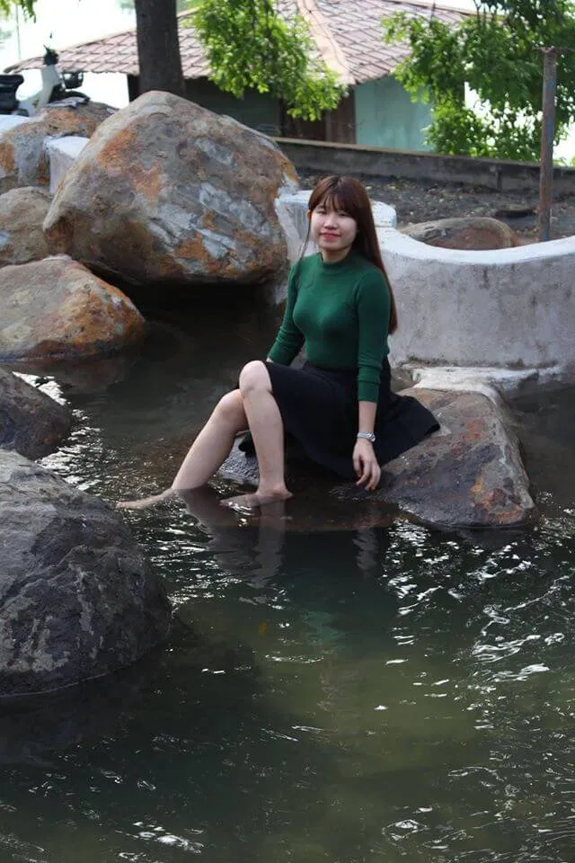 Bạn trẻ chụp ảnh