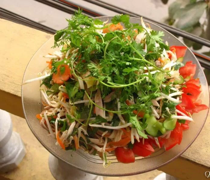 gỏi gà xé phay chua ngọt