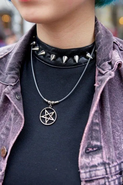choker đinh tán
