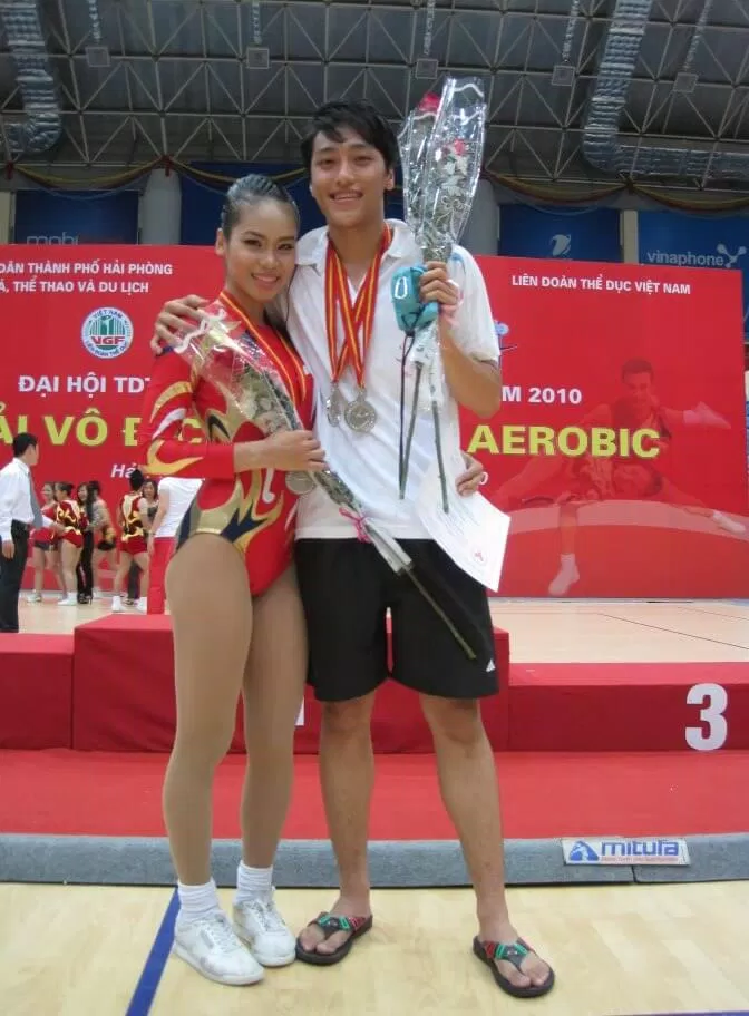 Cùng nhau tập luyện và đi thi đấu năm 2010