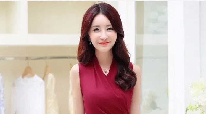 Váy xòe cột nơ đỏ Váy xòe cột nơ đỏ 02