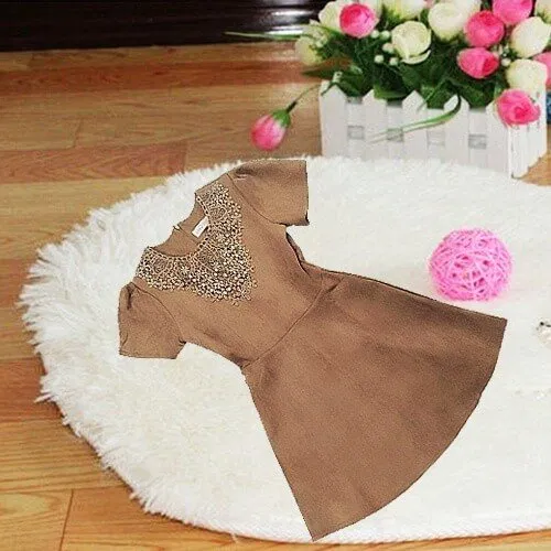 Váy xòe da lộn đính đá Váy xòe da lộn đính đá