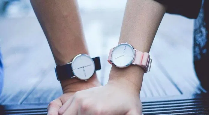 Đồng hồ tự thiết kế DYOSS thể hiện cá tính riêng cho giới trẻ