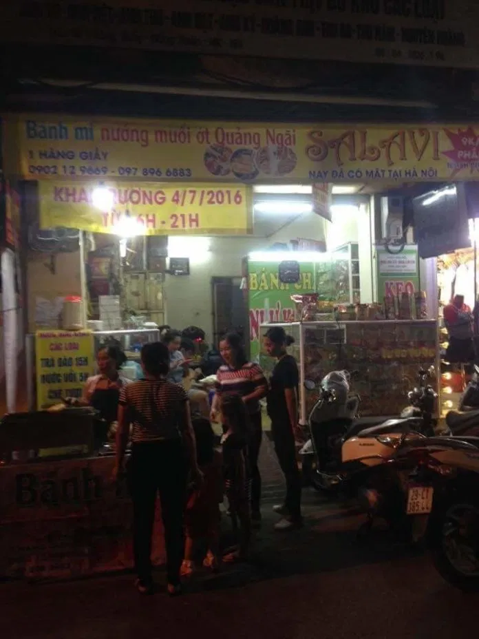 Bánh mì nướng muối ớt - Hàng Gia