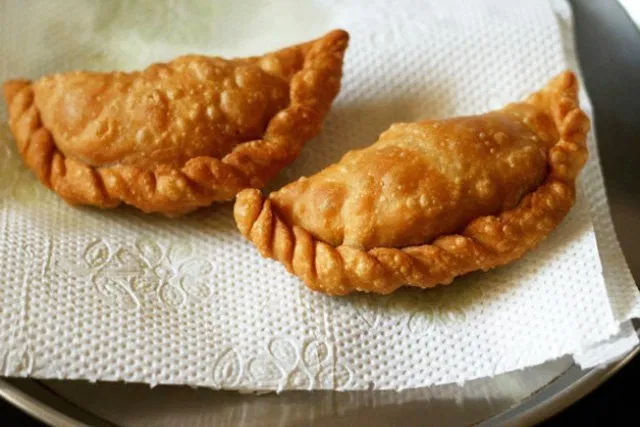Lót giấy thấm dầu cho bánh xếp