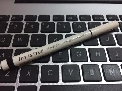 innisfree-powerproof-brush-liner-1