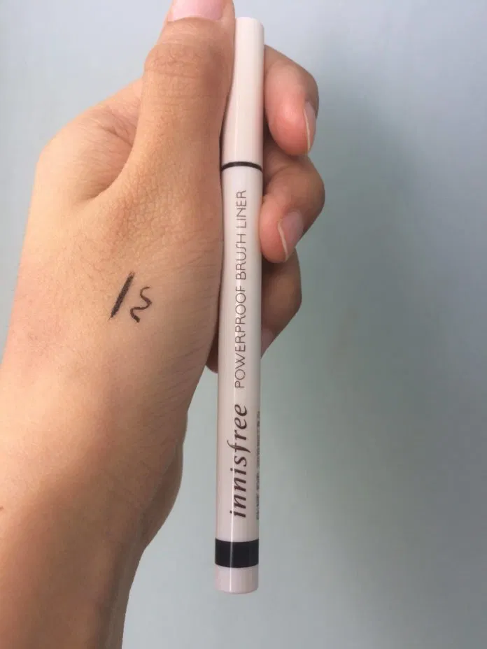 Test bút kẻ mắt