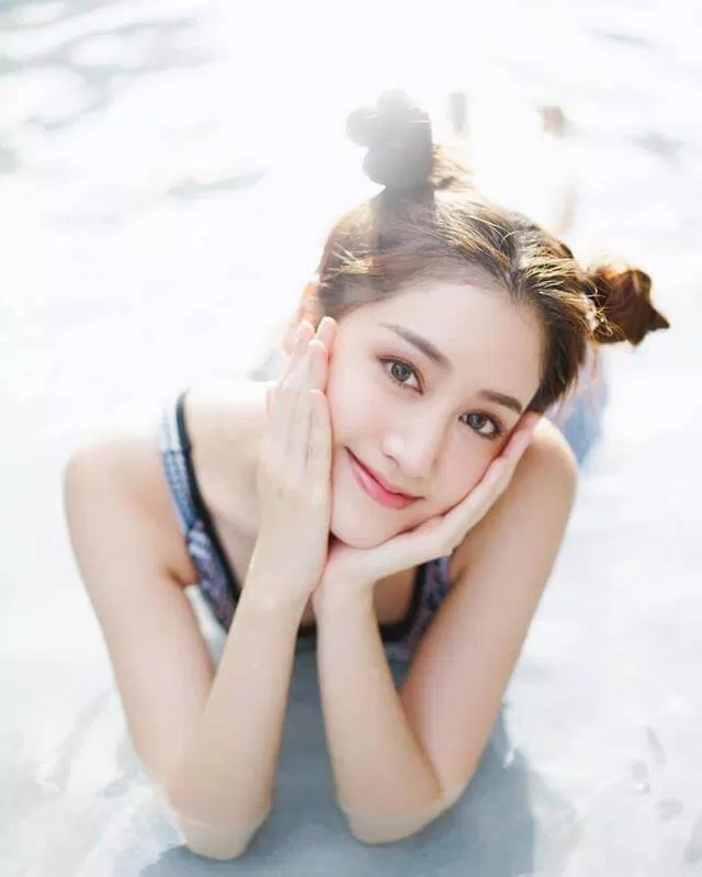 Tóc búi củ tỏi hai sừng sáng màu