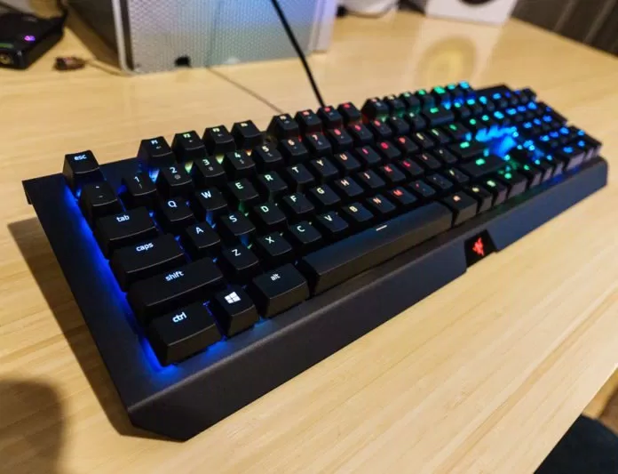 Vẻ đẹp khó cưỡng của Blackwidow X Chroma