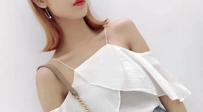 Áo cổ yếm