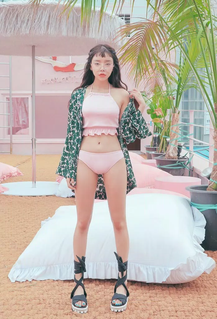 cardigan và bikini