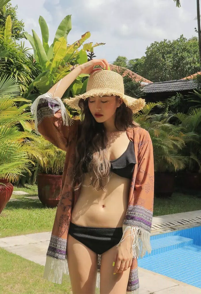 cardigan và bikini
