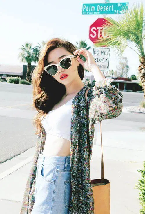 cardigan và quần jeans dáng rộng