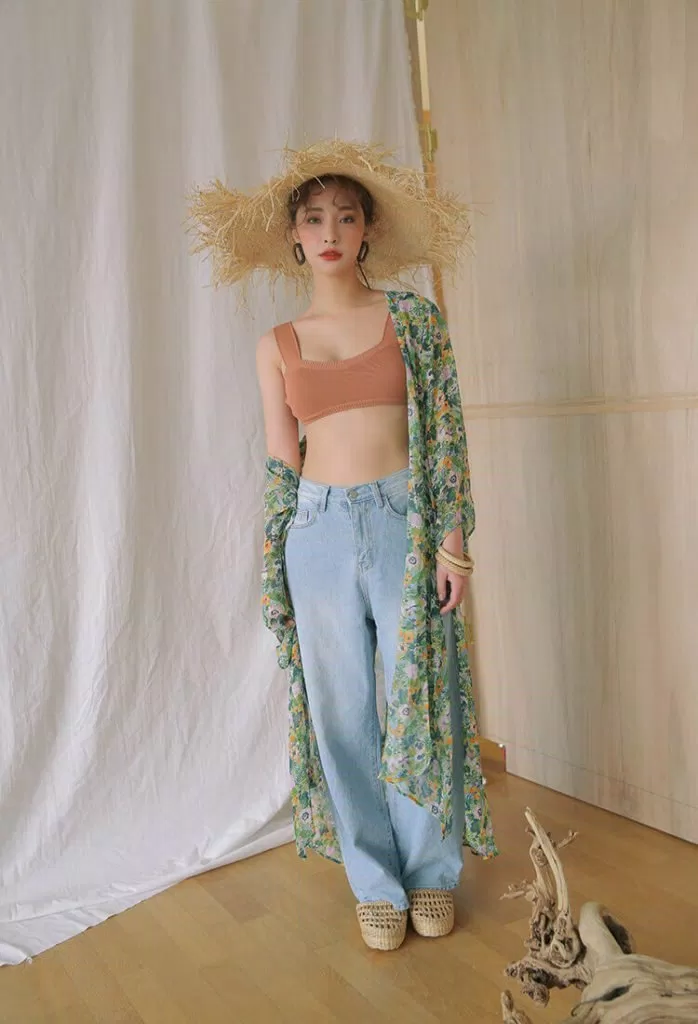 cardigan và quần jeans dáng rộng