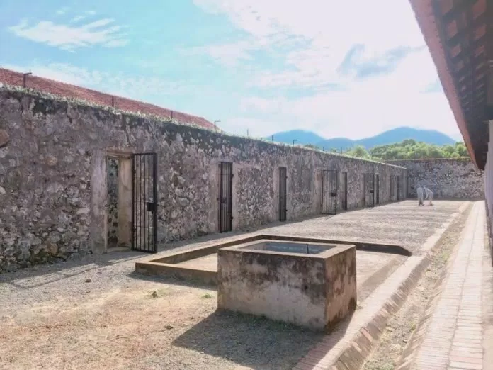 Nhà tù Côn Đảo