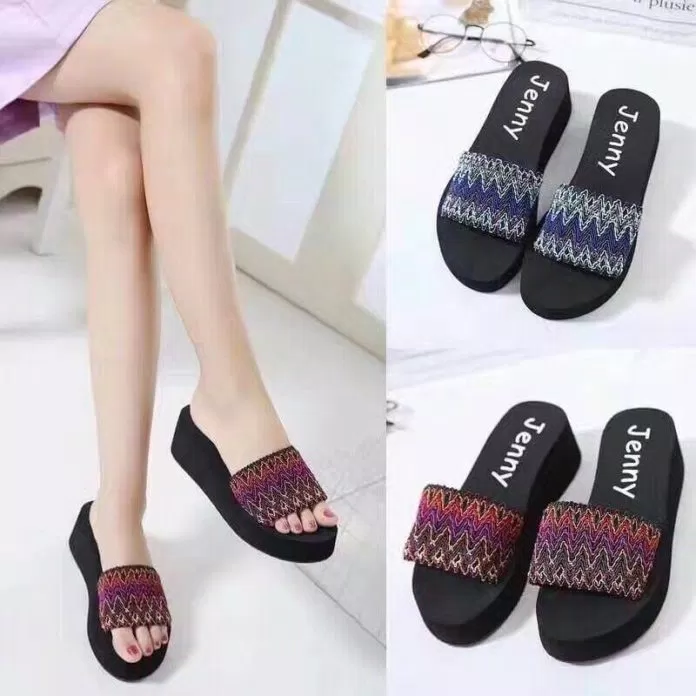 Sandal thổ cẩm