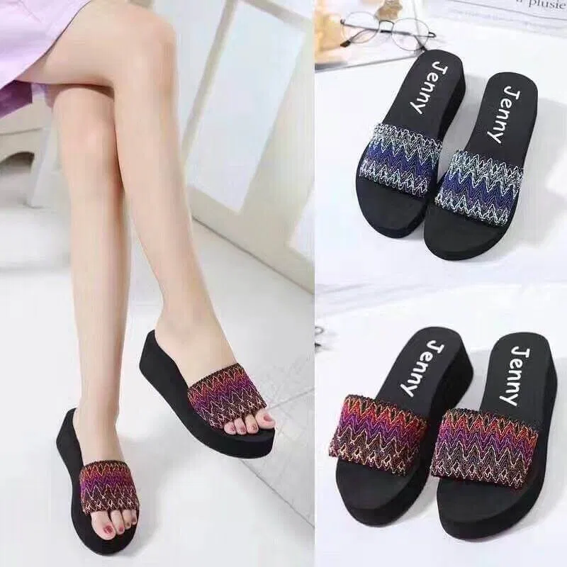 Sandal thổ cẩm