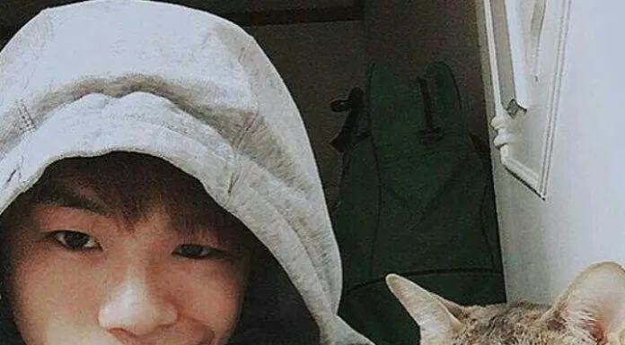 Trước thềm chung kết Produce 101, Kang Daniel bị chỉ trích vì lộ quá khứ ôm mèo hút thuốc