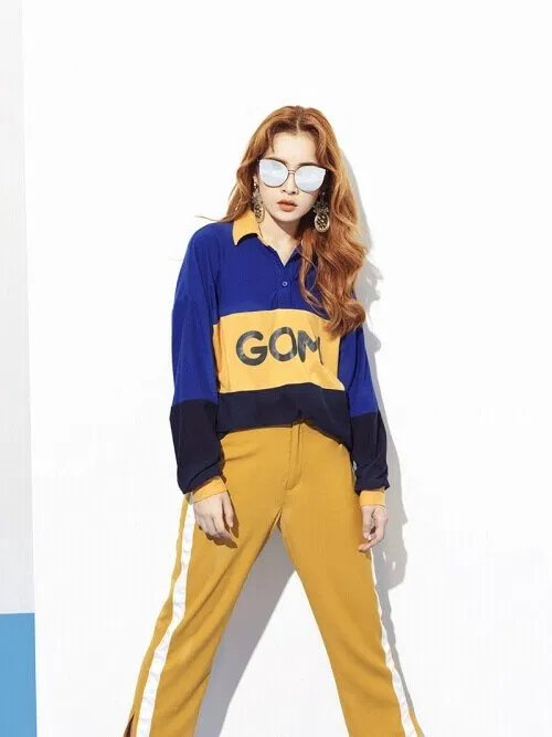 khuyên tai màu sắc