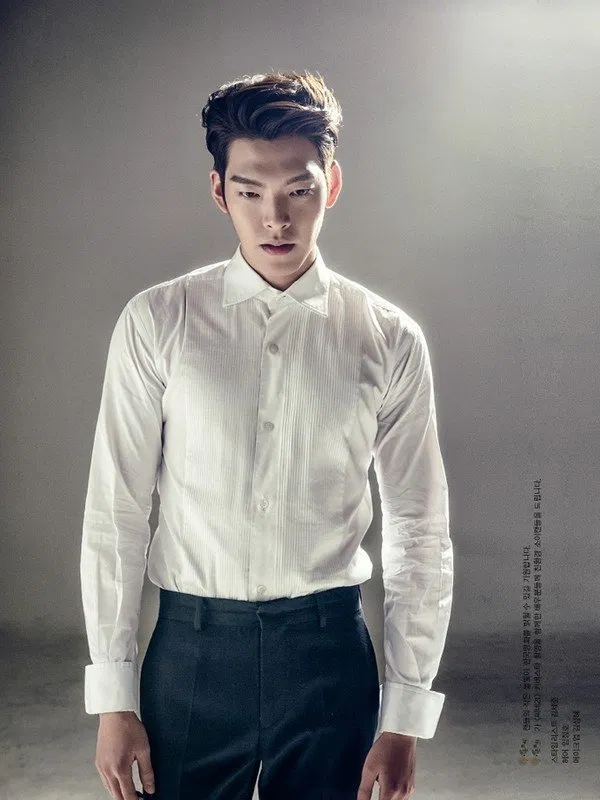 Áo sơ mi trắng: Nam thần Kbiz nào diện khiến bạn rụng tim nhất? EXO GOT7 Ji Chang Wook Lee Jong Suk Lee Min Ho nam thần Kbiz sao Hàn sơ mi trắng thời trang xu hướng thời trang