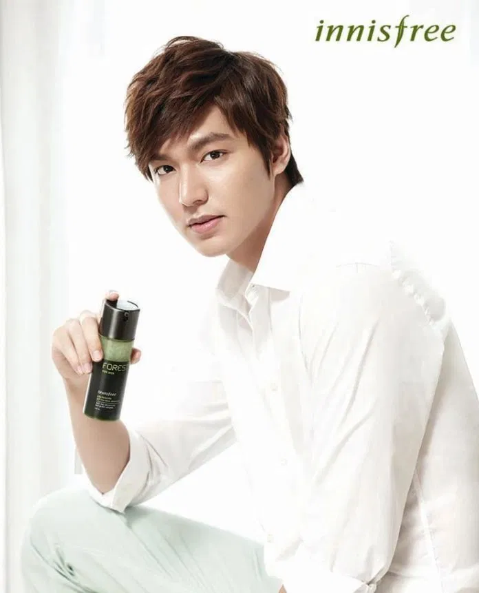 Áo sơ mi trắng: Nam thần Kbiz nào diện khiến bạn rụng tim nhất? EXO GOT7 Ji Chang Wook Lee Jong Suk Lee Min Ho nam thần Kbiz sao Hàn sơ mi trắng thời trang xu hướng thời trang