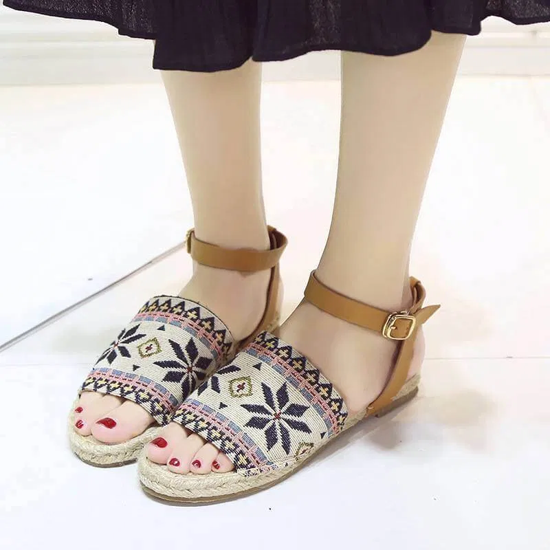Sandal thổ cẩm