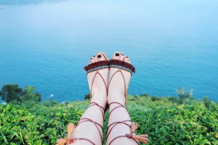 Sandal thổ cẩm