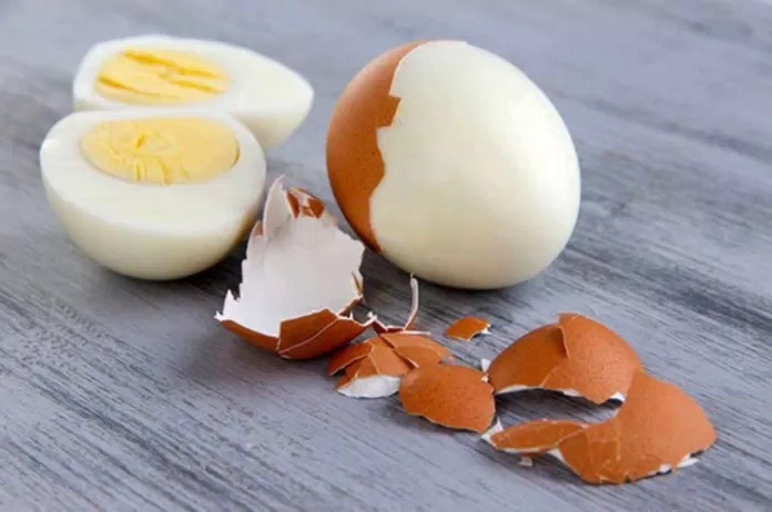 Cách trị mụn đầu đen bằng trứng luộc