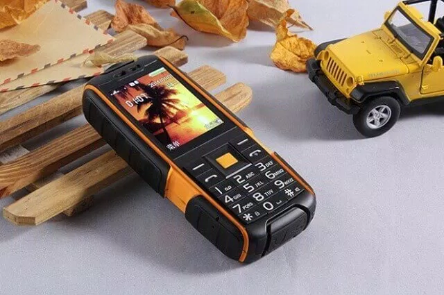 Top 4 điện thoại cục gạch “ngon - bổ - rẻ”