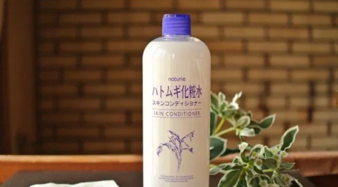 Lotion Naturie Hatomugi Skin Conditioner