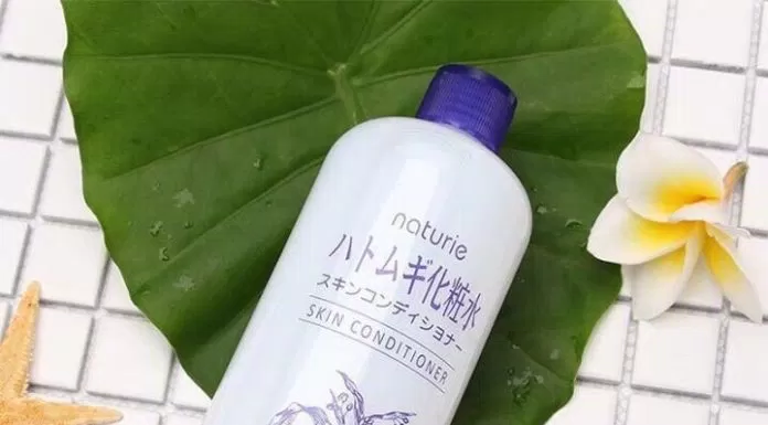 Lotion Naturie Hatomugi Skin Conditioner