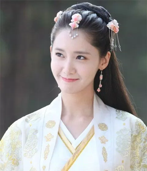 Nữ thần YoonA
