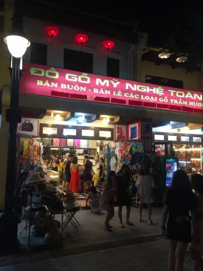 Phố đi bộ Hạ Long
