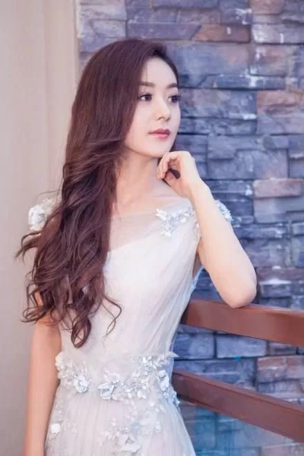 tóc dài xoăn nhẹ