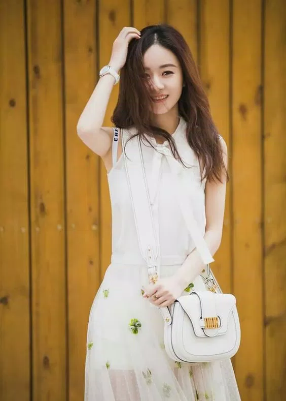 Tóc dài xoăn nhẹ