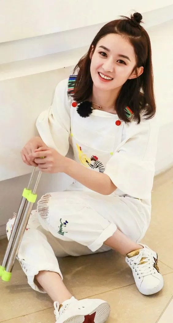 Tóc ngắn ngang vai