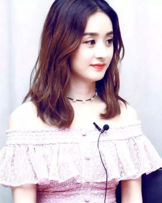 Tóc ngắn ngang vai